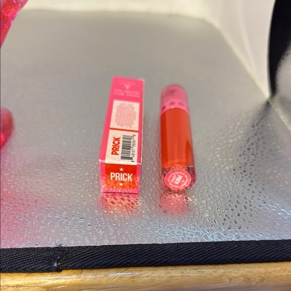 Jeffree Star Lipstick - Vibrant Pink and Red - Picture 3 of 3